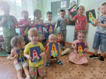 РАКЕТА ЛЕТИТ В КОСМОС!